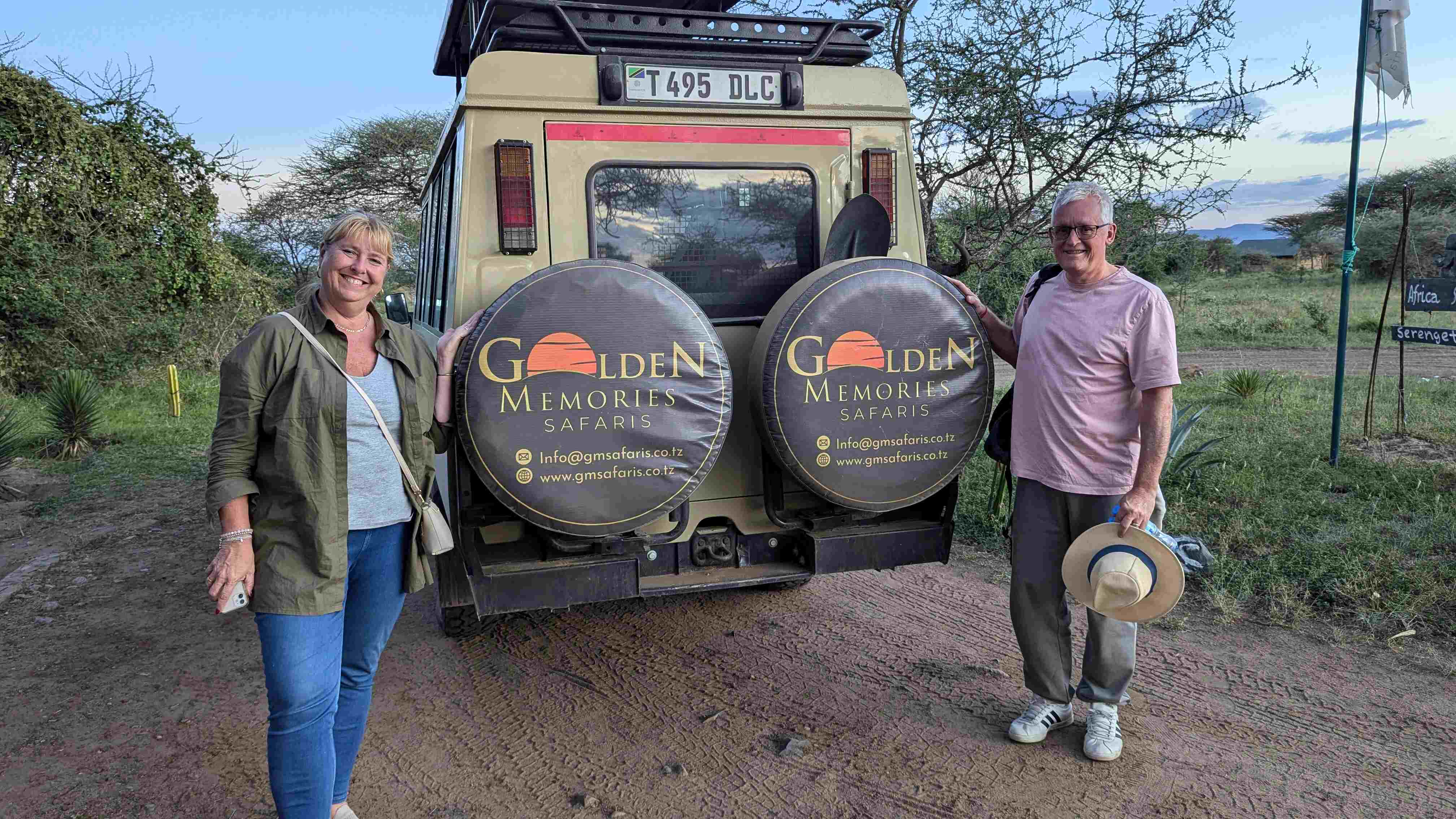 Couple planning a tailored safari