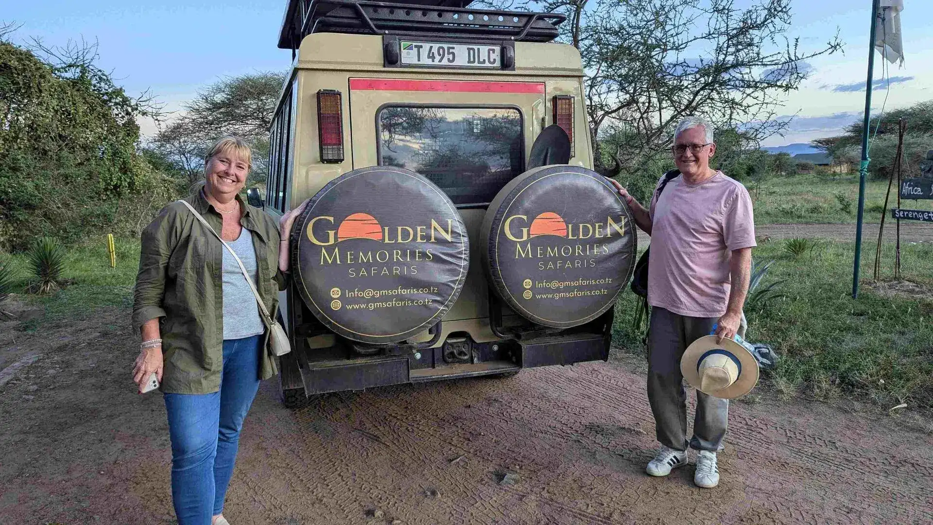 Couple planning a tailored safari
